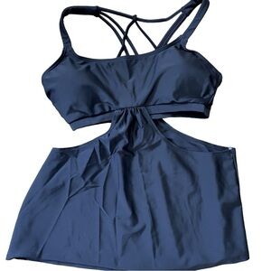 Reebok swim top with cut outs, size L, excellent condition